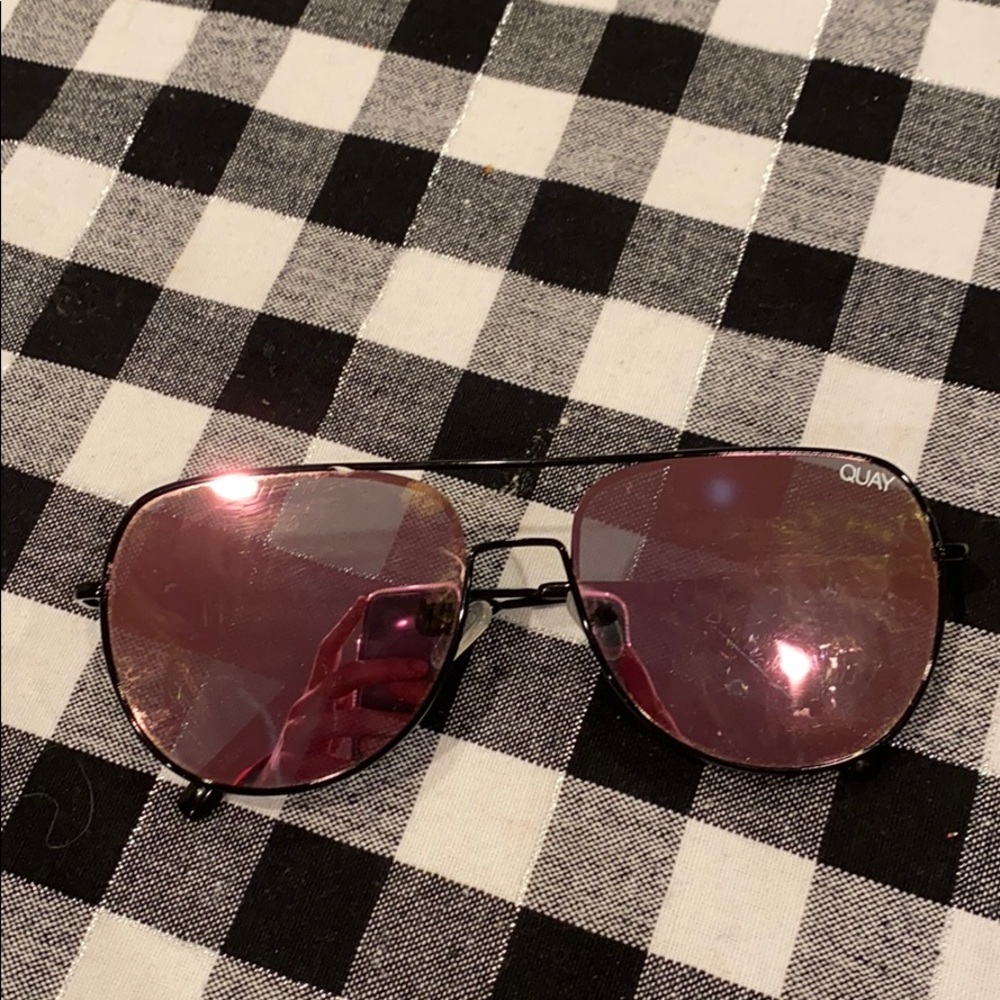 Sunglasses with mirror finish